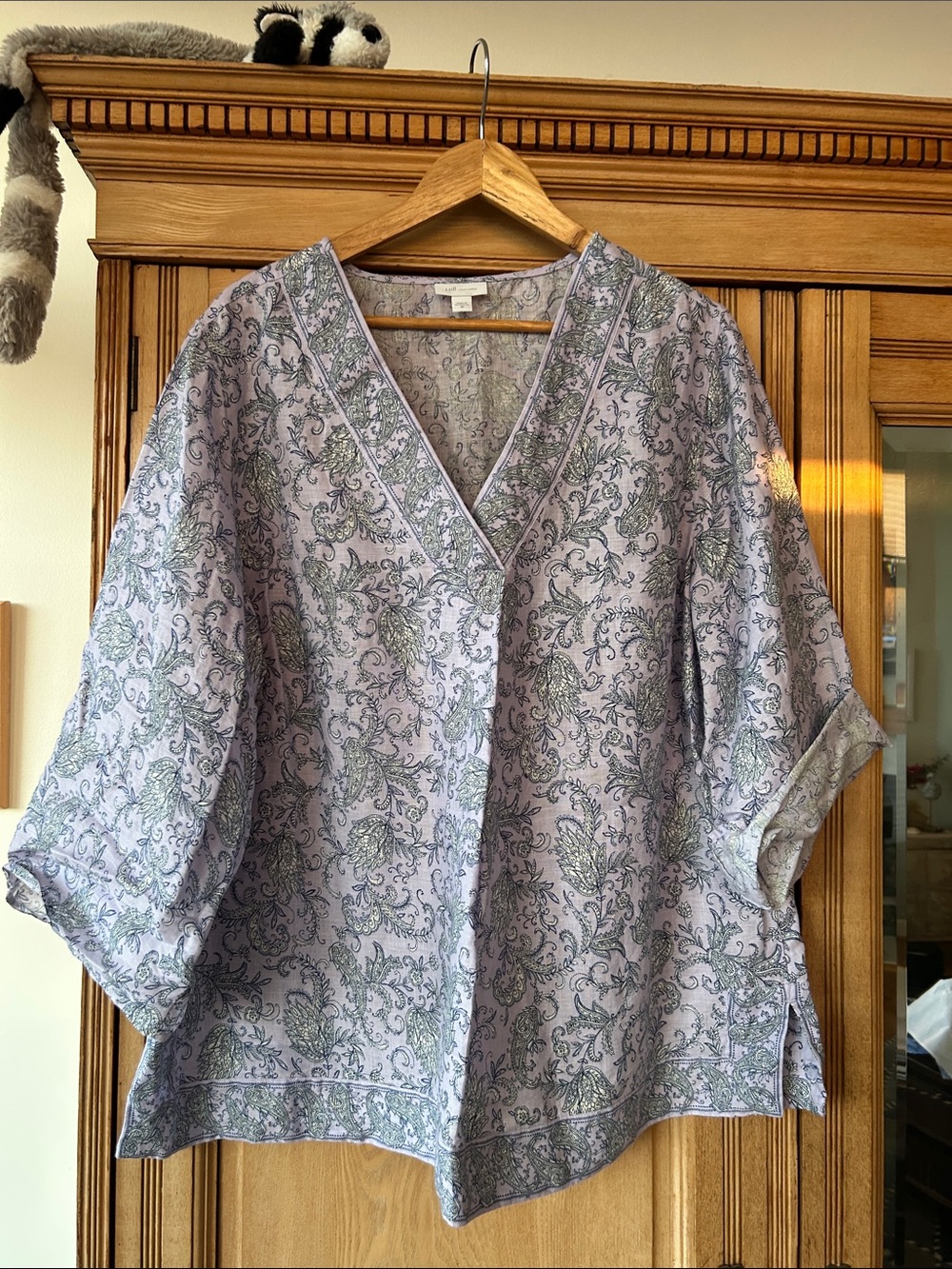 Like new J.Jill Light Lavender Floral V-Neck Women's Top 2X